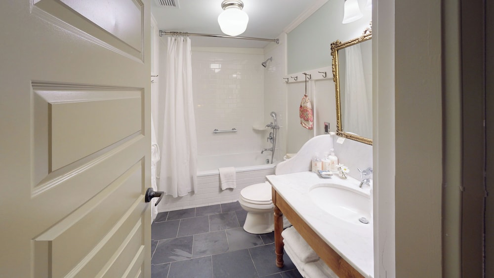 The Red Lion Inn - photo 83
