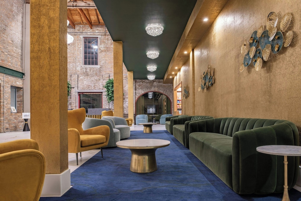 SpringHill Suites by Marriott New Orleans Warehouse Arts District - photo 3