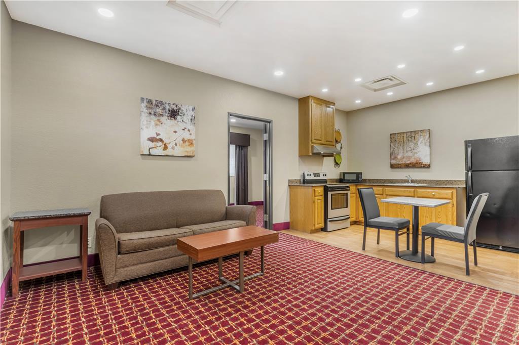 Best Western Plus Yukon - photo 29