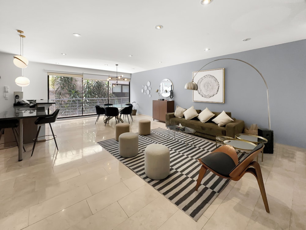 20 202 Elegant 2BR.2.5Baths Roma Norte — 4-Star Luxury Hotel in Mexico City, Mexico