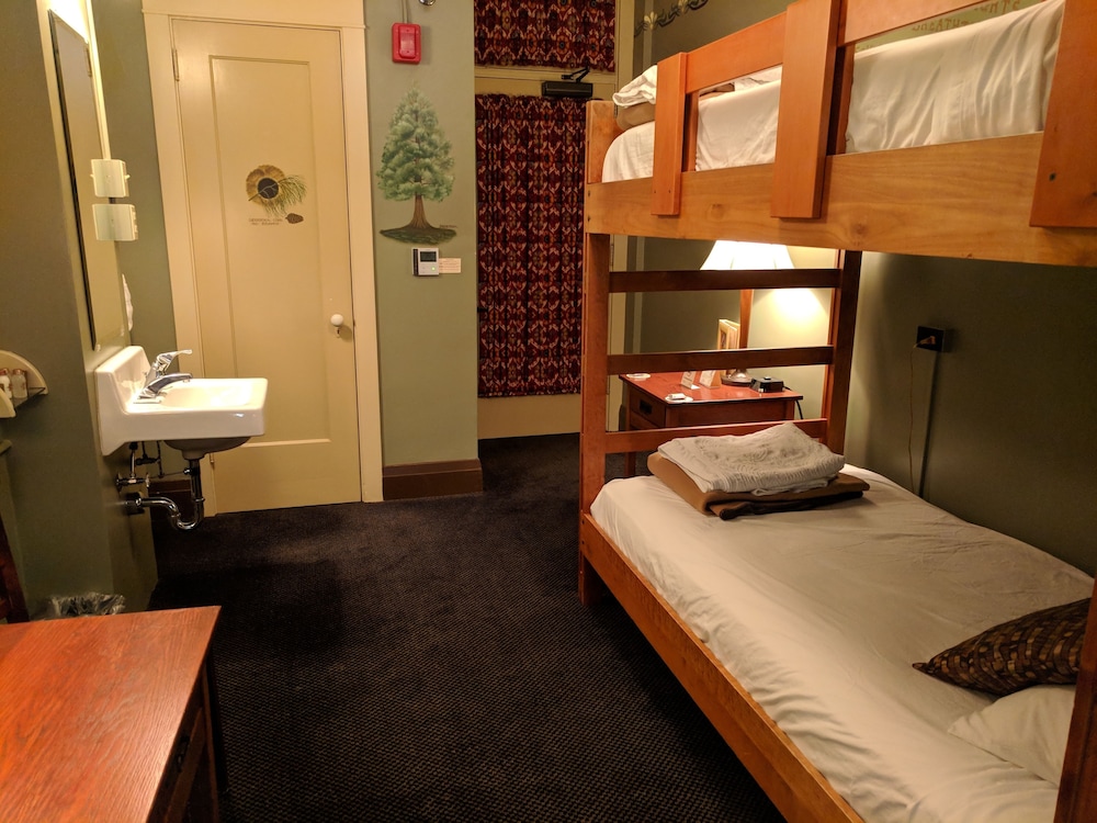 McMenamins Grand Lodge - photo 16