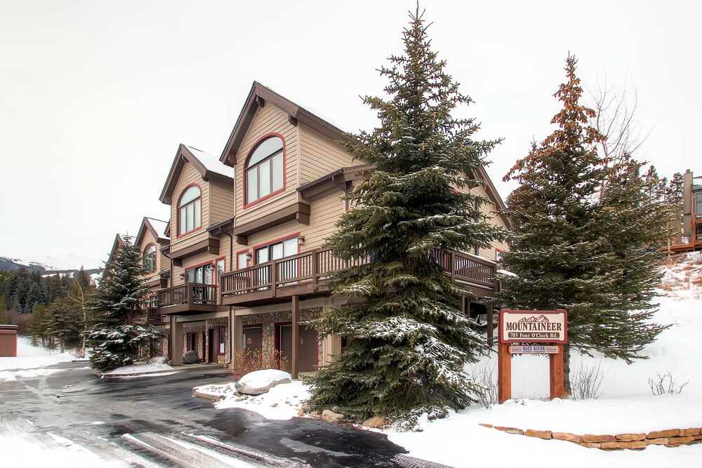 Mountaineer Townhomes #M1 By Peak Property Management - carbon neutral hotel in Breckenridge