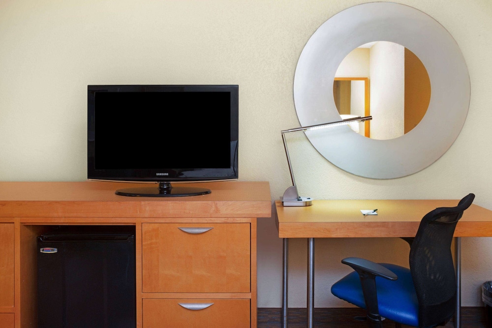 La Quinta by Wyndham Fort Lauderdale Pompano Beach - photo 17