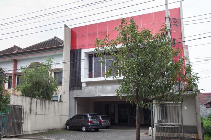 RedDoorz Plus @ Raya Sulfat in Malang, Indonesia