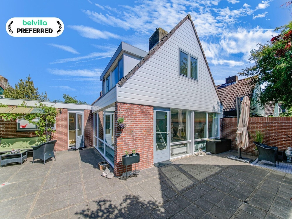 Comfortable vacation home near the sea — 4-Star Luxury Hotel in Noordwijkerhout, Netherlands