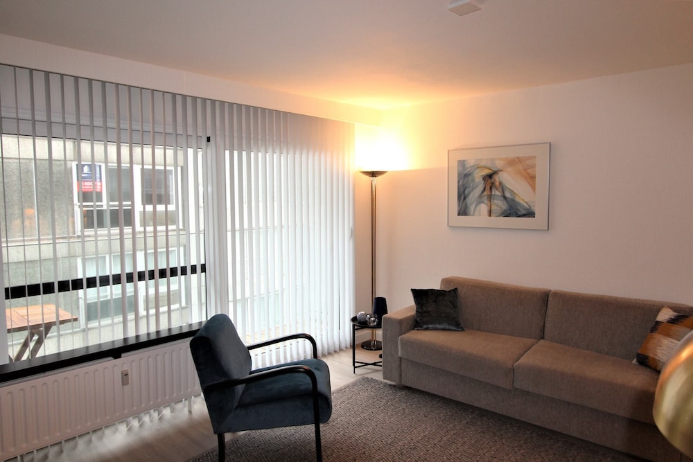Studio in Het Zoute with Side Sea View — 4-Star Luxury Hotel in Knokke-Heist, Belgium
