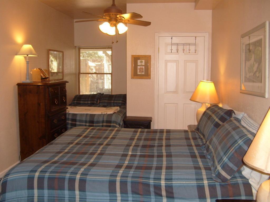 Julian Country Inn - photo 14