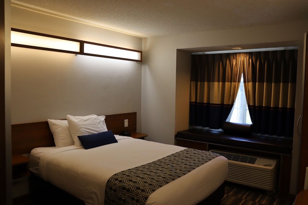 Microtel Inn & Suites by Wyndham Columbus Near Fort Benning - photo 41
