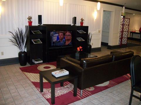 Camino Inn and Suites - photo 5