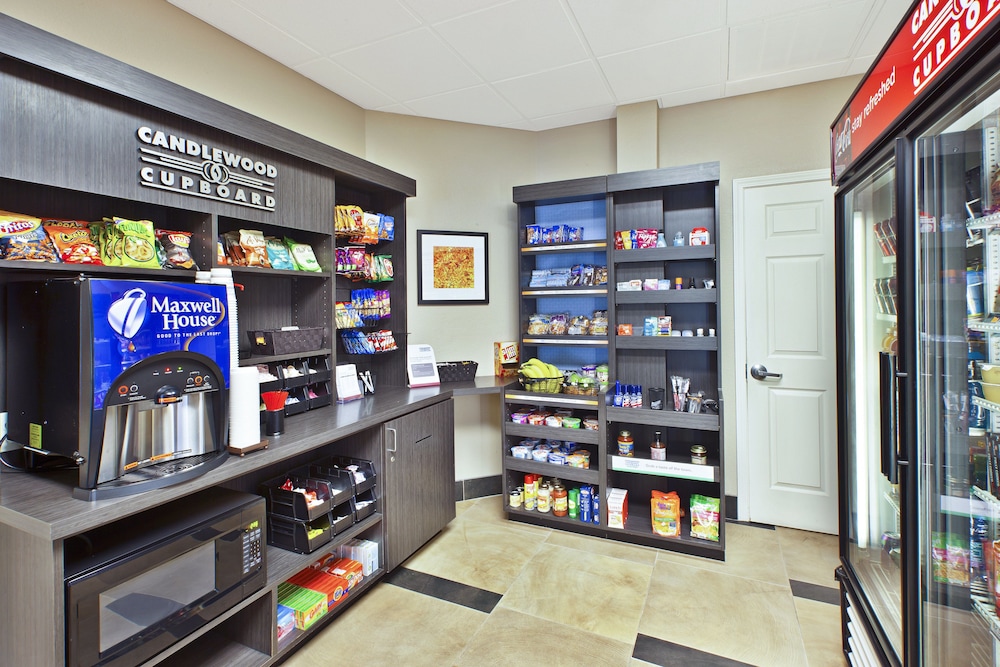 Candlewood Suites Indianapolis Airport by IHG - photo 24