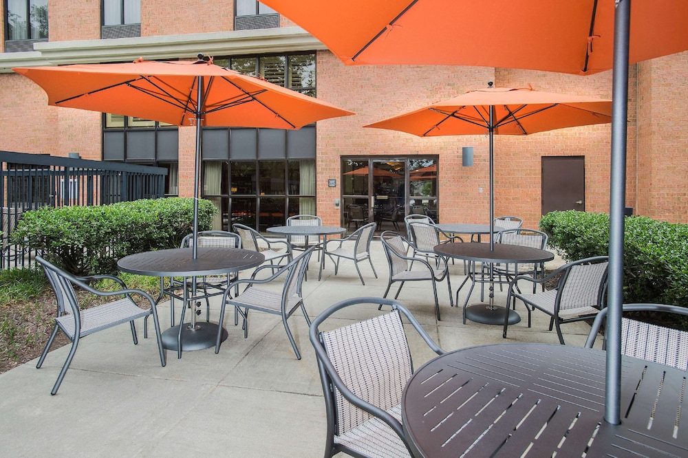 Hampton Inn & Suites Annapolis - photo 31