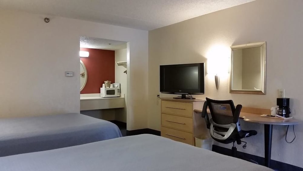 Days Inn by Wyndham Buena Park - photo 17