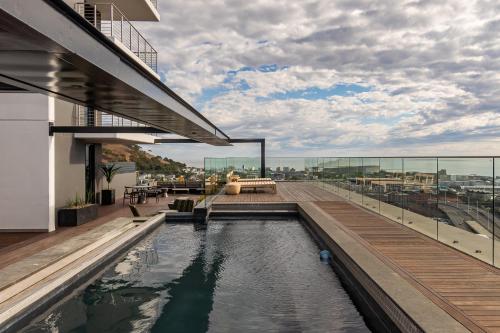 Spacious Apartment at 16 on Bree with great views