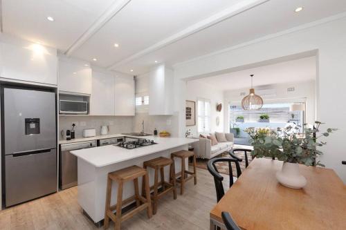 The Cottage — 4-Star Luxury Hotel in Cape Town, South Africa