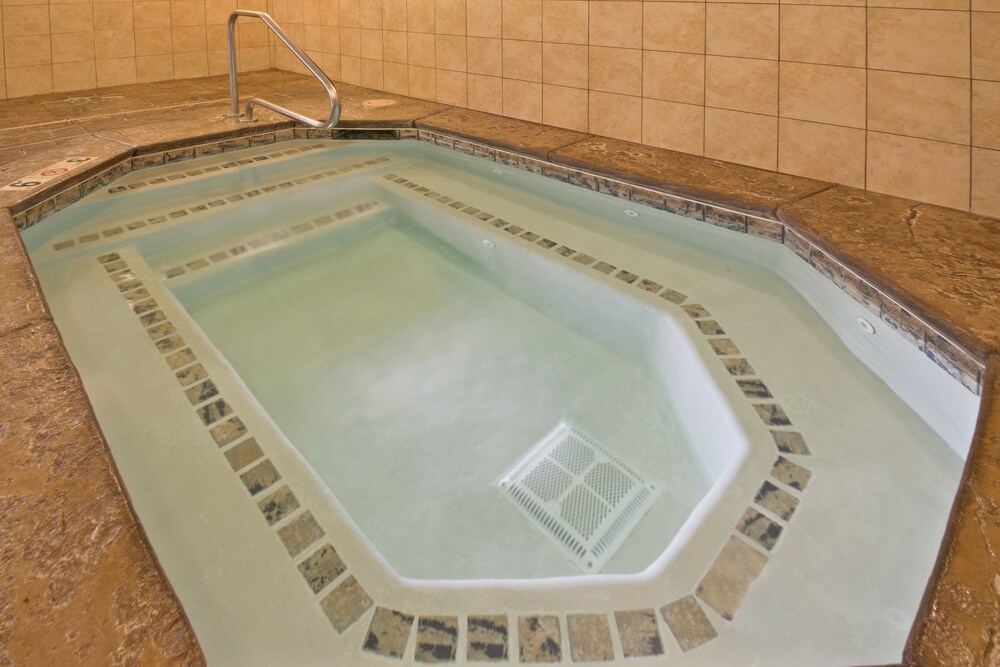 Holiday Inn Express Hotel & Suites Richfield by IHG - photo 29