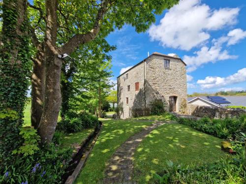 The Penthouse top floor of a Grade II Listed Mill — 4-Star Luxury Hotel in Camborne, United Kingdom