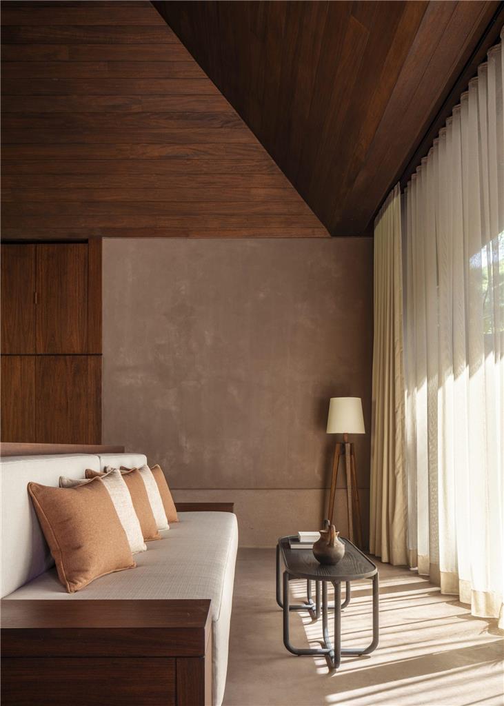 VillaPacifico MasterBedroom Sofa
