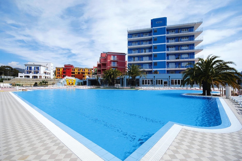 Holiday Resort Ai Pozzi Village Resort Loano — hotel in Loano