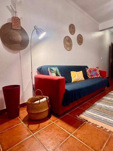 Escape House 20430315 — Almograve