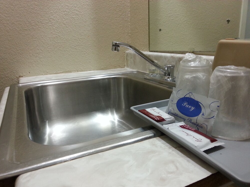 King&Apos;S Inn Motel - photo 16