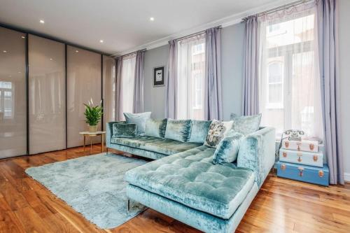 BIG 2Bed 2Bath Mayfair Regent Street — 4-Star Luxury Hotel in London, United Kingdom