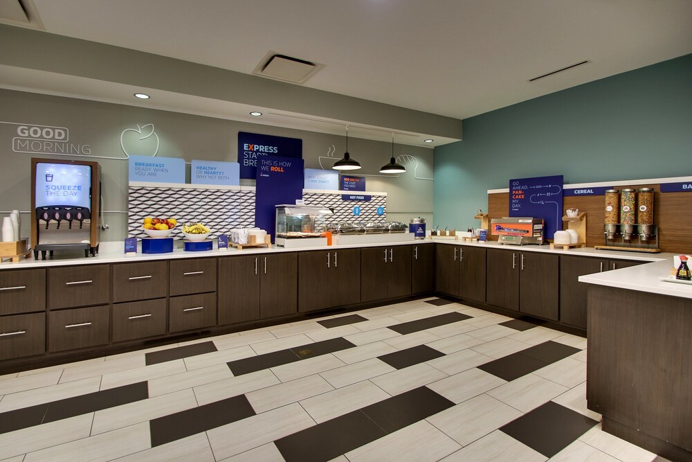 Holiday Inn Express Lexington North Georgetown by IHG - photo 22