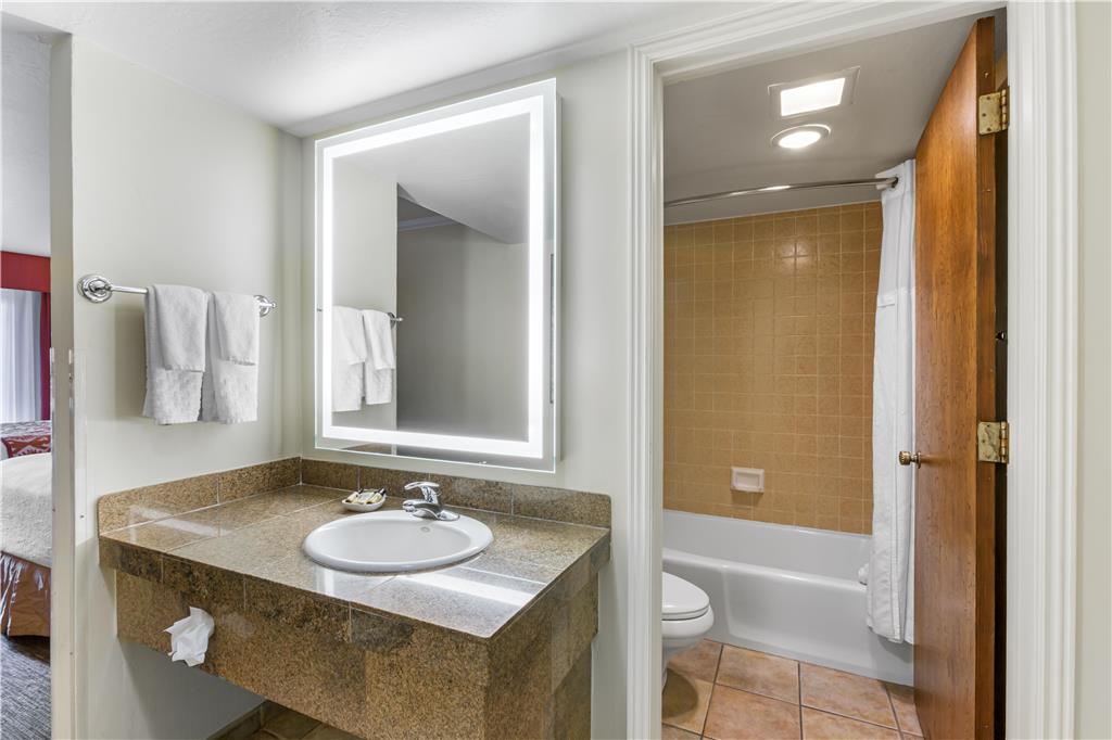 Best Western Plus Arroyo Roble Hotel & Creekside Villas - photo 61