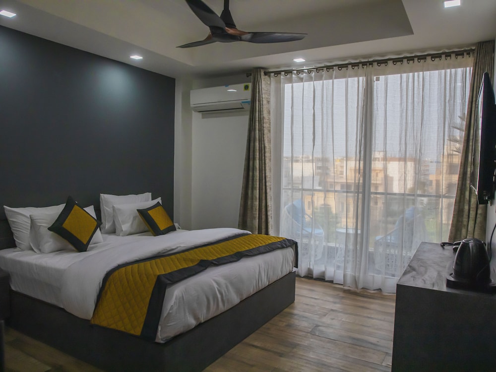 Dev Royale Hotel - last minute hotel in Gurgaon