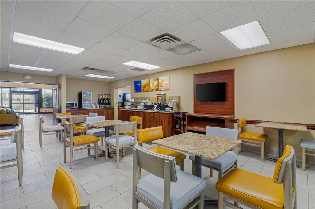 Comfort Inn Bismarck - photo 28
