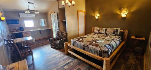 Nine Pines Motel - photo 36