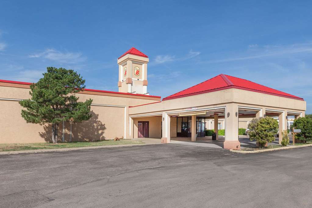 Super 8 by Wyndham Plainview - photo 2