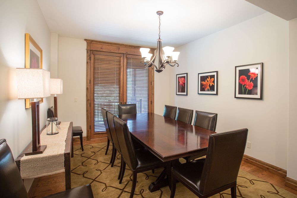 9201 Silver Aspen Five Bedroom Loft Luxury Townhome 4 Hotel Room - photo 15