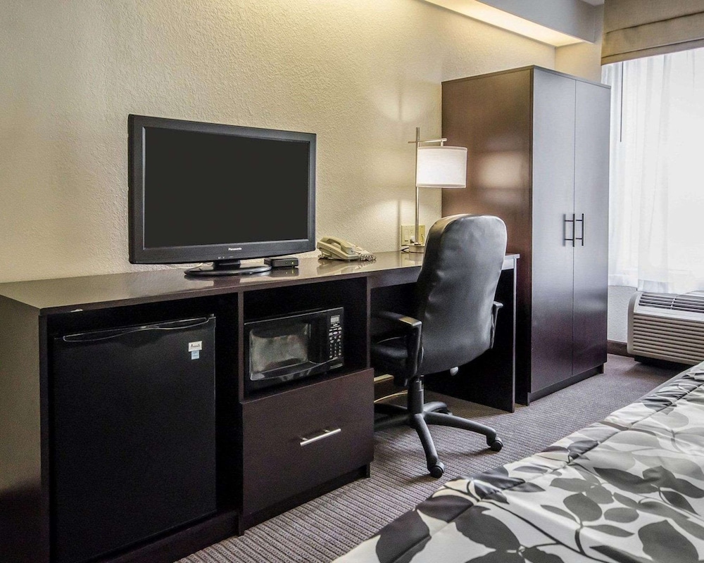Spark by Hilton Louisville Airport - photo 34