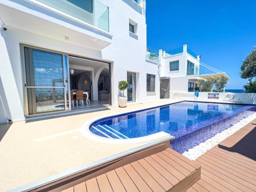 Erato Seafront Luxury Villa