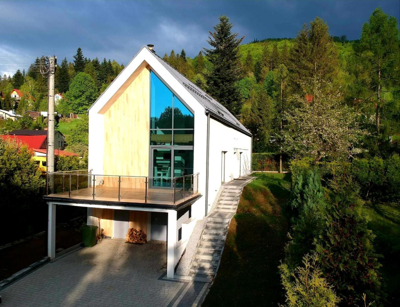 Biały Dom Brenna in Brenna, Poland