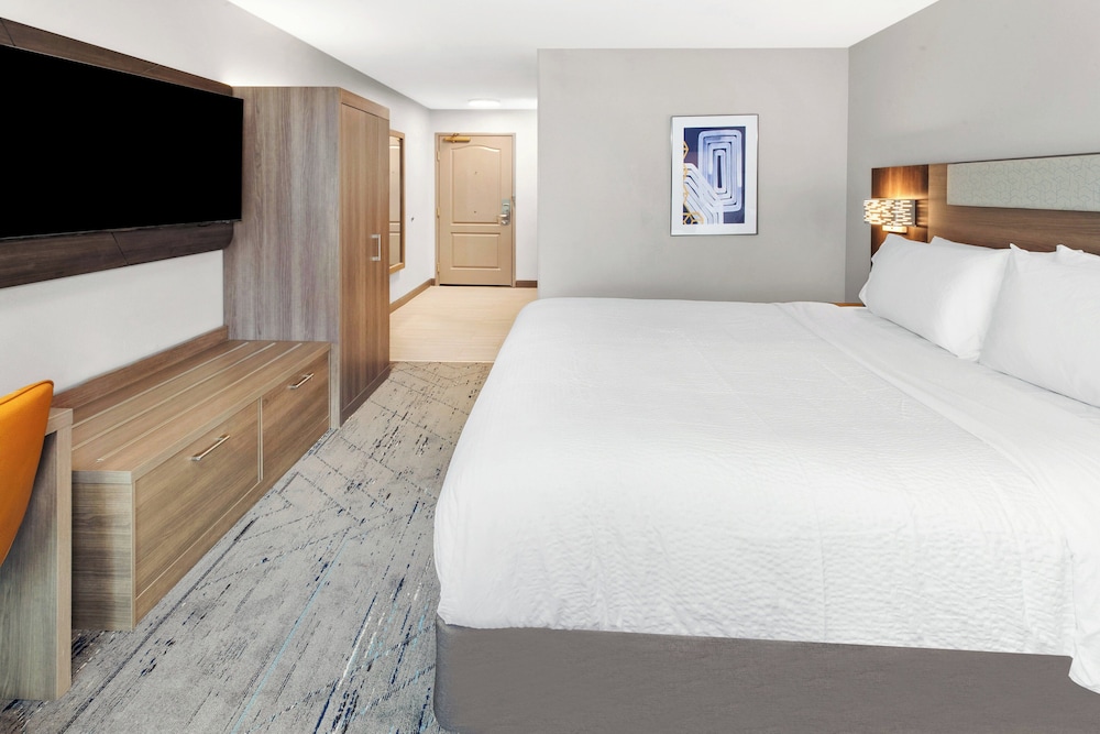 Holiday Inn Express & Suites Port Washington by IHG - photo 15