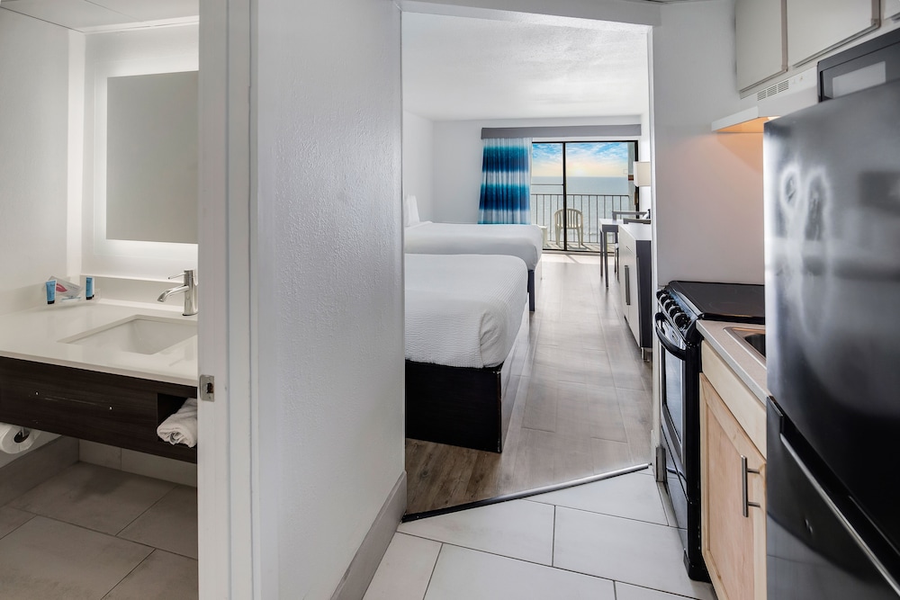 Tropical Seas Hotel - photo 24