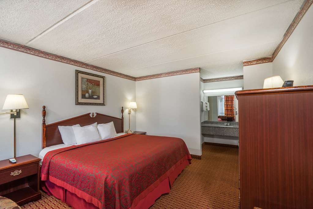Days Inn by Wyndham Hurricane Mills - photo 6