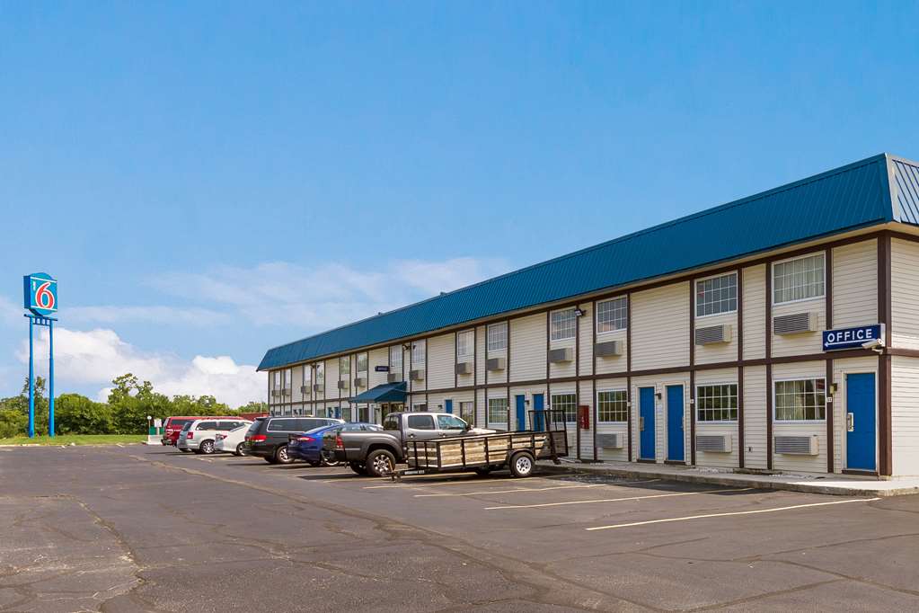 Motel 6 Rossford OH - photo 8