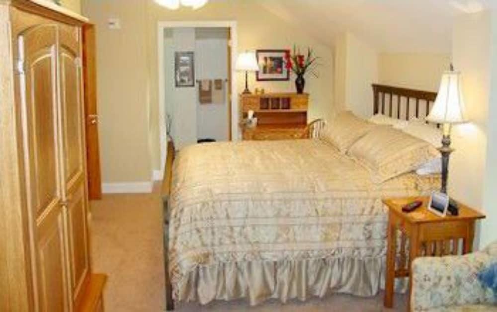 Olde Staunton Inn - photo 7