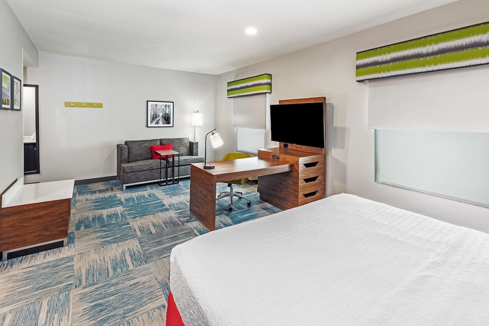 Hampton Inn & Suites Houston Heights I 10 - photo 18