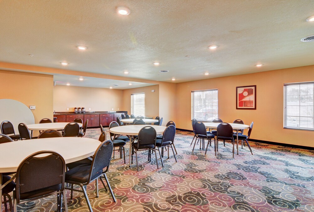 Cobblestone Inn & Suites Big Lake - photo 24