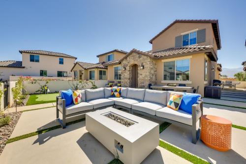 Furnished Patio and Putting Green La Quinta Home — 4-Star Luxury Hotel in La Quinta, United States