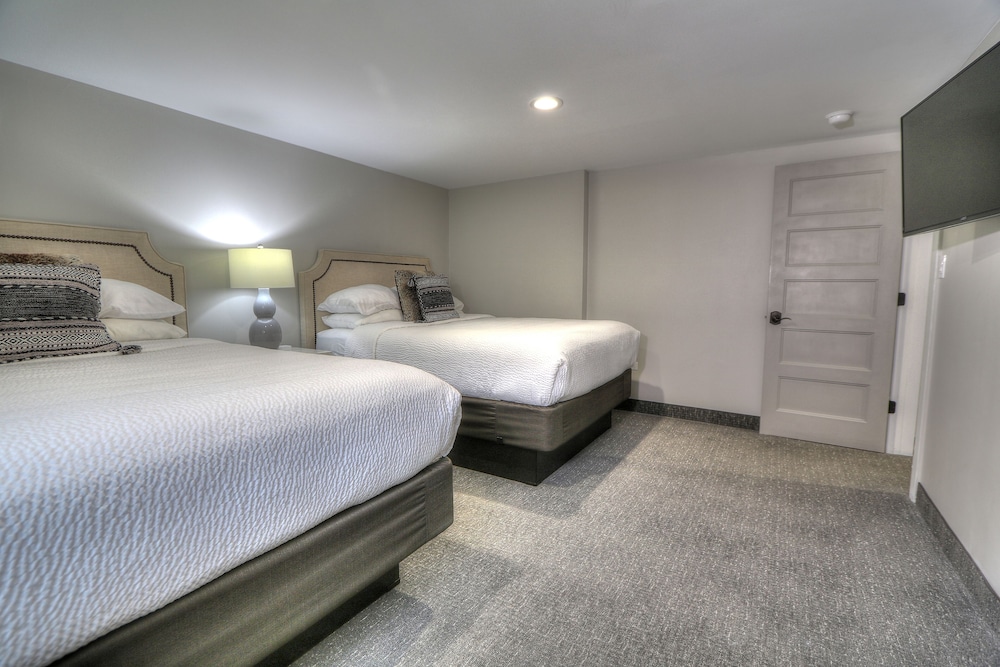 River Edge Inn - photo 25