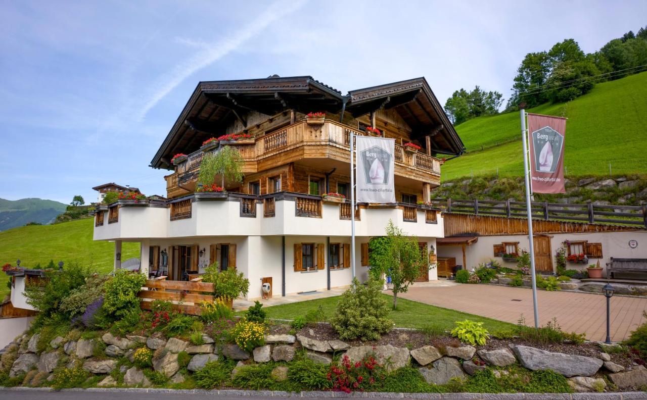 Bergkristall — 4-Star Luxury Hotel in Stummerberg, Austria