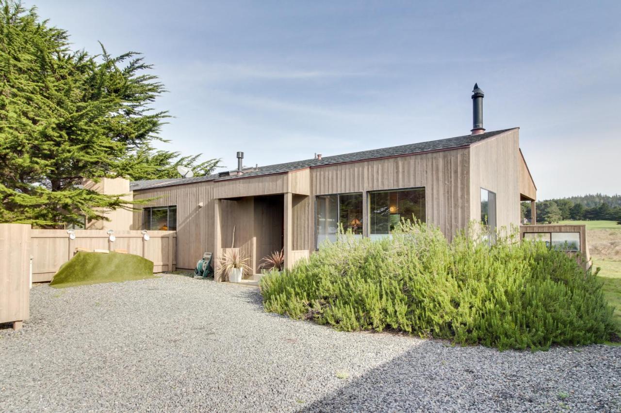 Whispering Wave in Sea Ranch, United States
