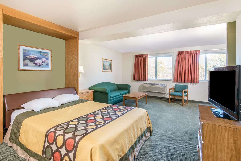 Super 8 by Wyndham West Middlesex Sharon Area - photo 12