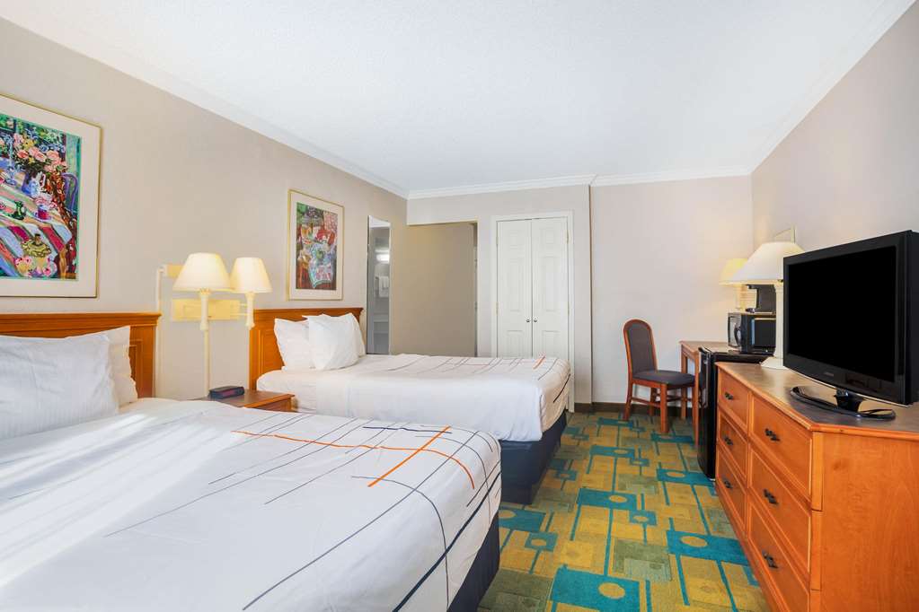 Days Inn by Wyndham Del Rio - photo 26