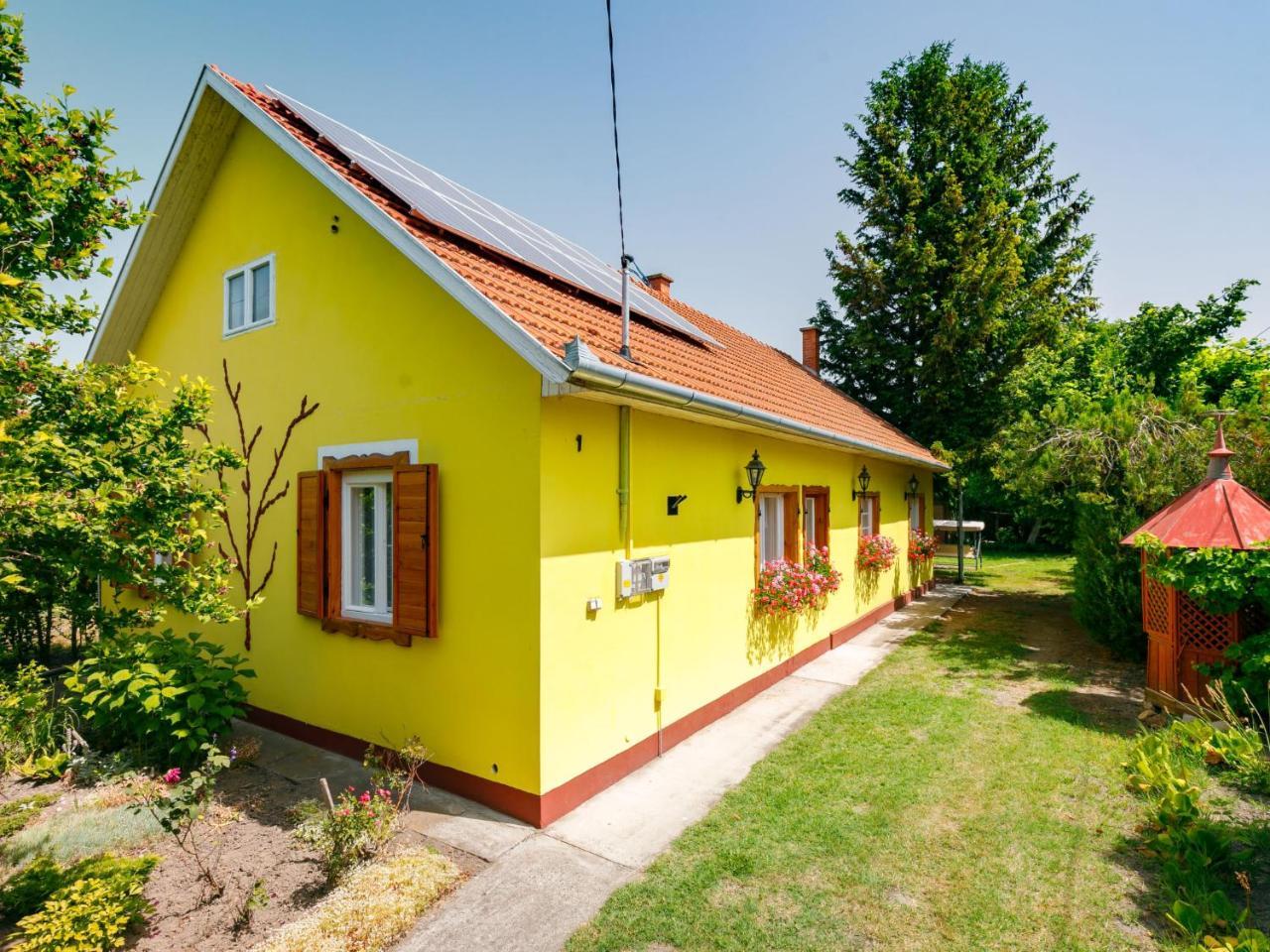 Holiday Home Julia by Interhome — 4-Star Luxury Hotel in Balatonfenyves, Hungary