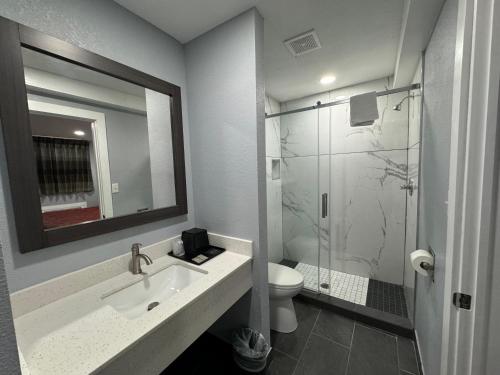 America's Value Inn - photo 13